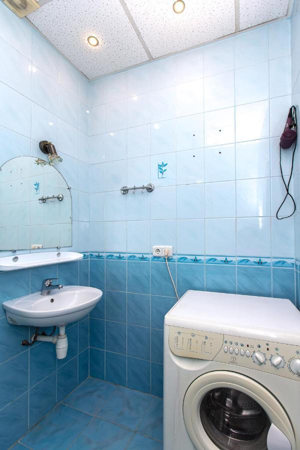 Apartamento Навпроти Вернісажу Біля Оперного Вулиця Театральна 26 Є Балкон Та Інернет Leópolis Exterior foto