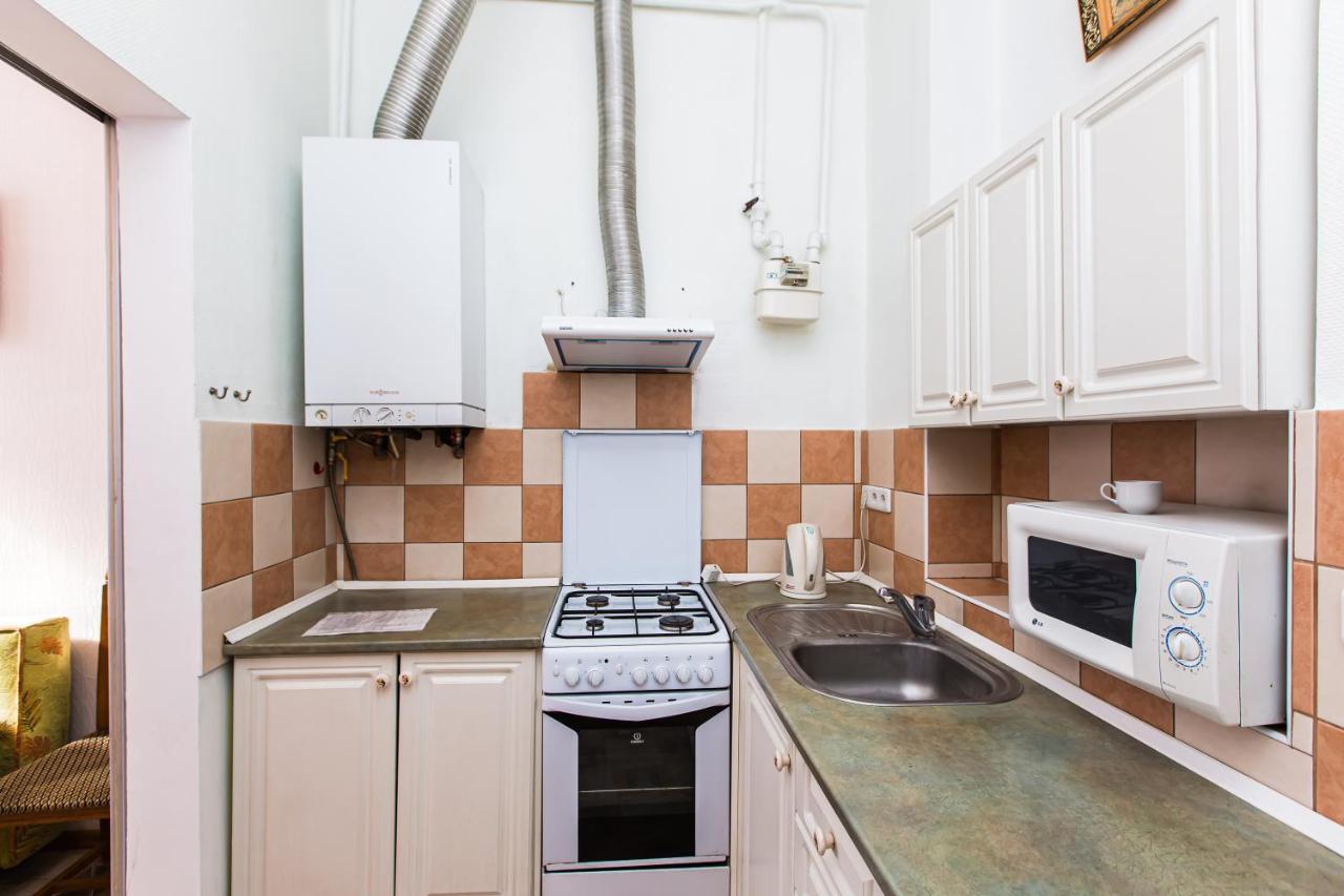 Apartamento Навпроти Вернісажу Біля Оперного Вулиця Театральна 26 Є Балкон Та Інернет Leópolis Exterior foto