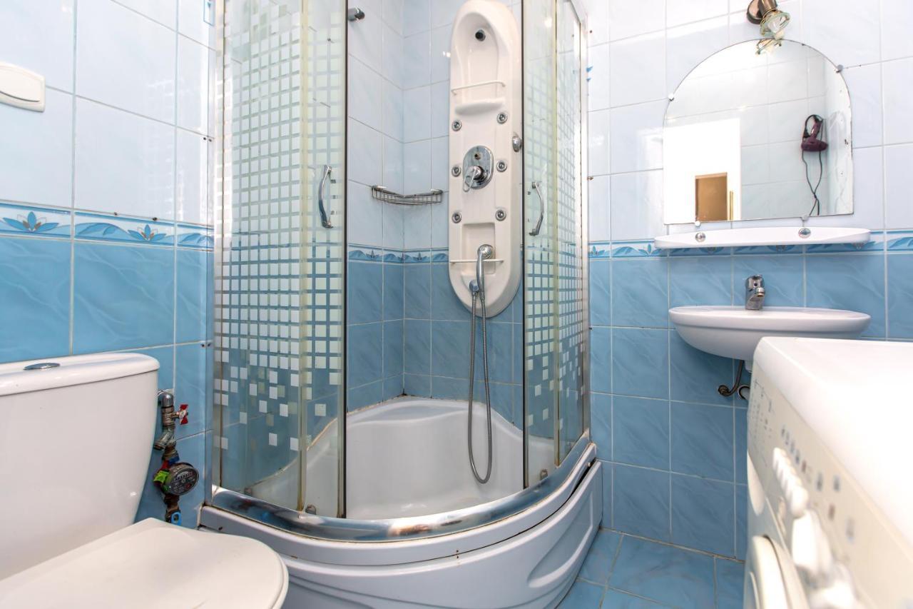 Apartamento Навпроти Вернісажу Біля Оперного Вулиця Театральна 26 Є Балкон Та Інернет Leópolis Exterior foto