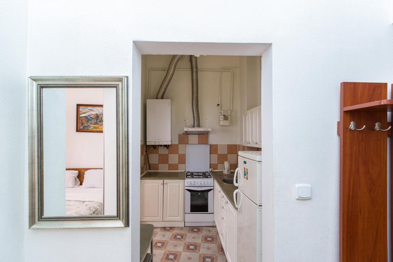 Apartamento Навпроти Вернісажу Біля Оперного Вулиця Театральна 26 Є Балкон Та Інернет Leópolis Exterior foto