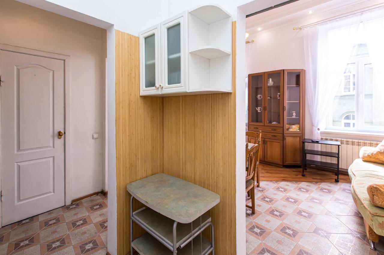 Apartamento Навпроти Вернісажу Біля Оперного Вулиця Театральна 26 Є Балкон Та Інернет Leópolis Exterior foto
