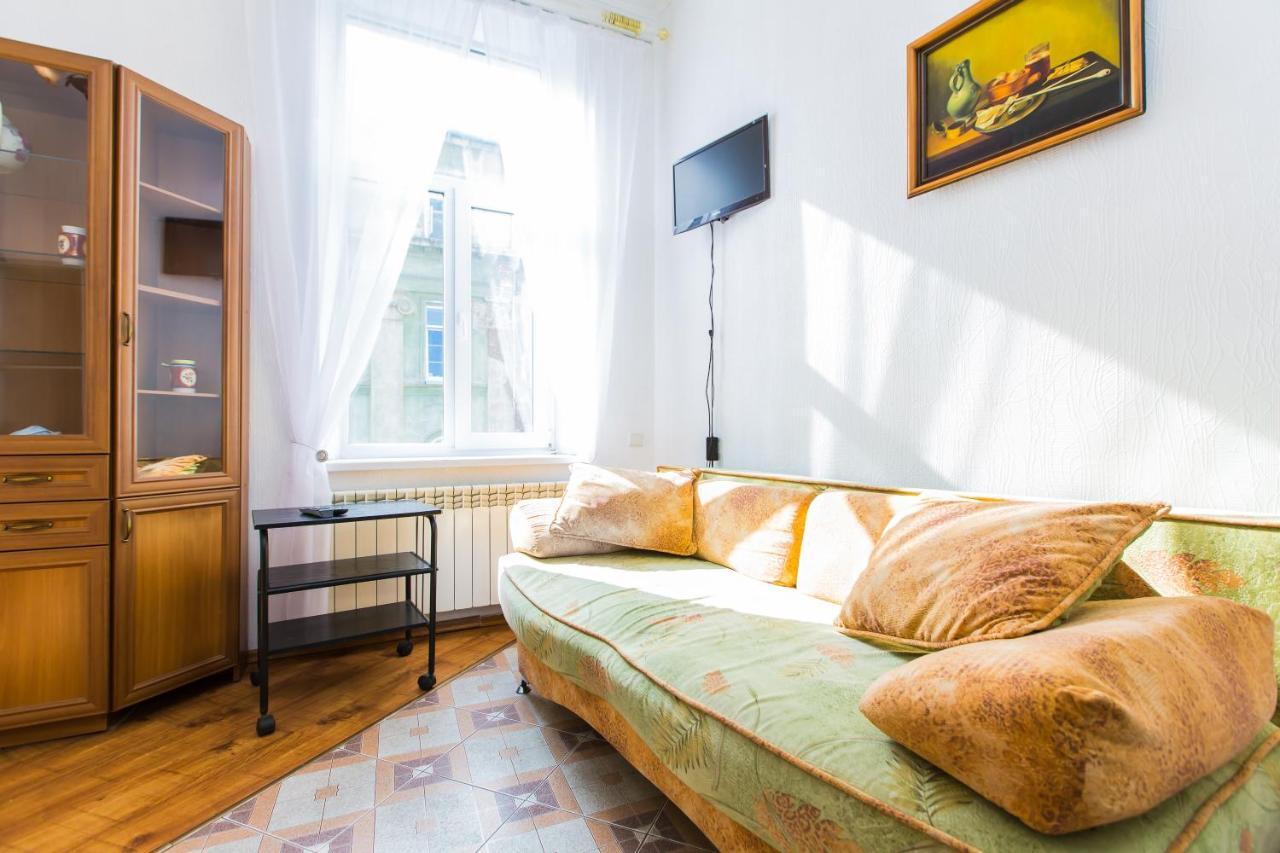 Apartamento Навпроти Вернісажу Біля Оперного Вулиця Театральна 26 Є Балкон Та Інернет Leópolis Exterior foto