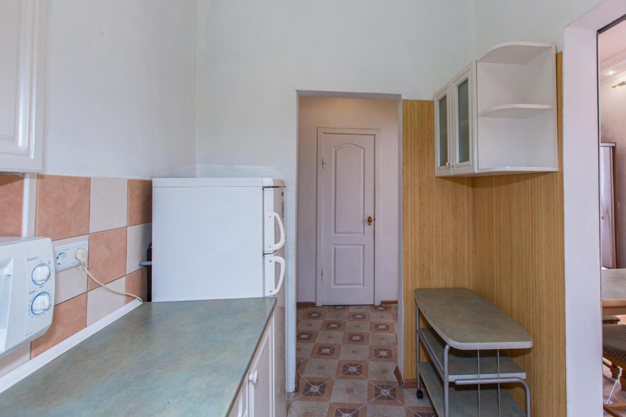 Apartamento Навпроти Вернісажу Біля Оперного Вулиця Театральна 26 Є Балкон Та Інернет Leópolis Exterior foto